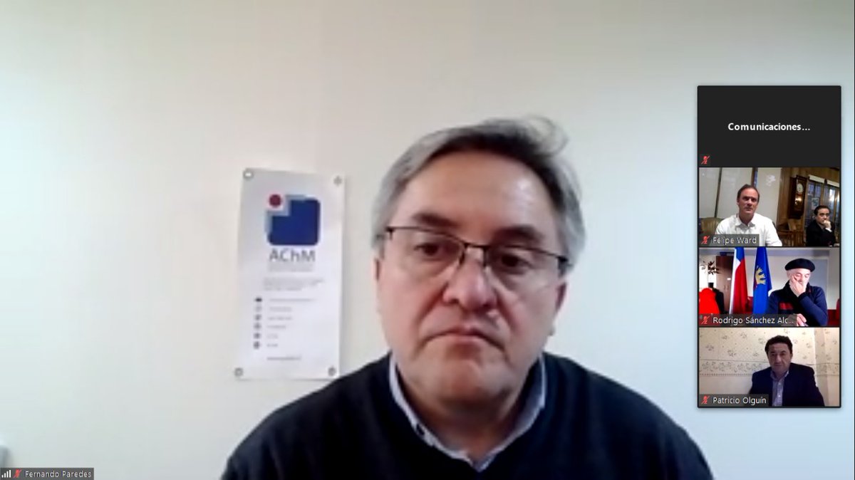 ACHMChile's tweet photo. ⭕ Directorio de @AChMChile, encabezado por el Presidente, Alcalde de @puerto_natales, @fdoparedes, en 💻videoconferencia 📡con Ministro del @Minvu, @FelipeWard donde se analizan las urgencias en temas de vivienda, que afectan a todas las comunas del país
#somosAChM https://t.co/Cnk94WlD6A