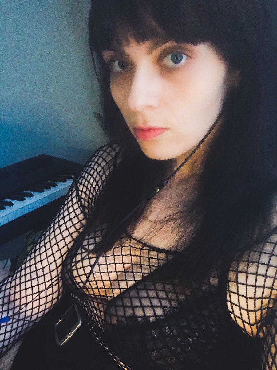 nicosoldano1's tweet photo. New set up at my #onlyfans page 💕

#onlyfansbabe #gothicc #fishnet #stockings #tights #LinkInBio https://t.co/FVIbqpHAvy