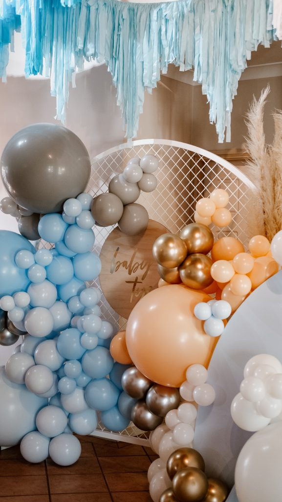 ohitsperfect's tweet photo. Live On The Blog: Today we are sharing this beautifully styled #babyshower by @babeinstantpartyhire

https://t.co/a3ZAUzhlKE

...........................................................................................

#ohitsperfect #babyshowerideas #partyideas  #balloongarland https://t.co/1fPs30eGyz