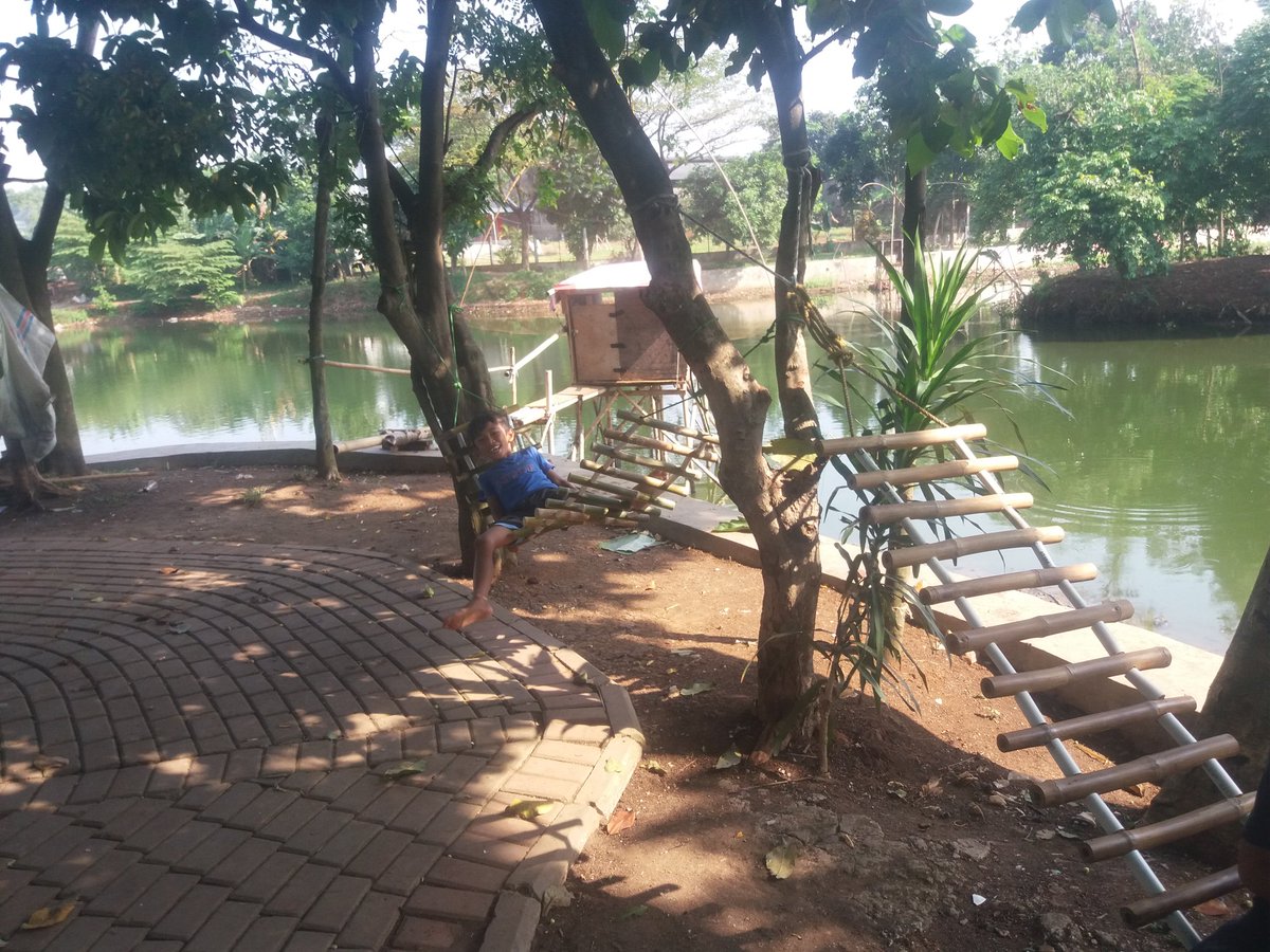 SumiratFeri's tweet photo. Albintank Sang Green Peace Masa Depan https://t.co/jAMmxFsToi