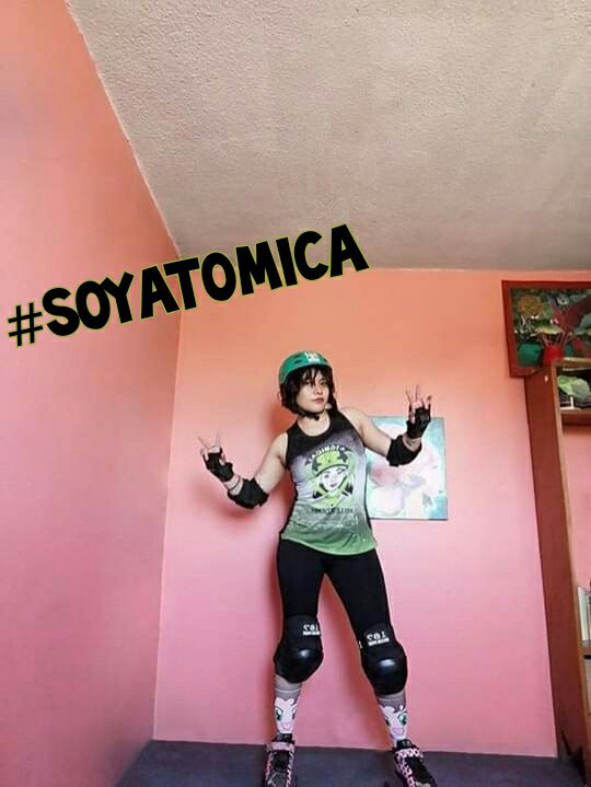 AtomicasRD's tweet photo. 🥳💣🤩🍀💚🥰🎊☺️¡Cumplimos otro añito, Atómicas!
#KBOOM! #ExcelenteFestejo #DerbySisters #AtómicasRD #HappyAnniversary #GiveMe5 #RollerDerby #SoyAtómica #DerbyGirl #AmoPatinar #SkateLikeAGirl #HazDeporte #ÚneteAlPack #Toluca #RollerDerbySavedMySoul #RollerGirls #RollerDerbyMéxico https://t.co/96jOqwApnU