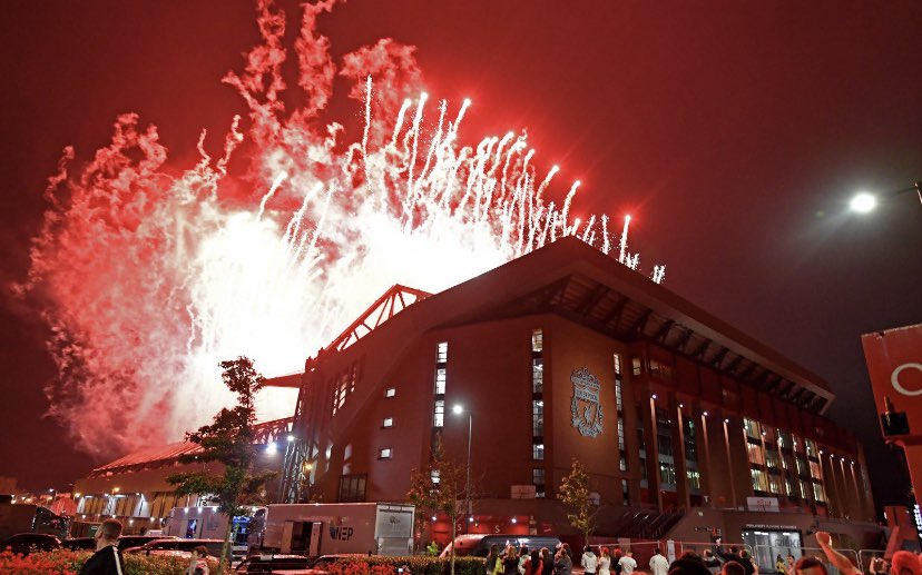a thread of pictures of everyone with the trophy.