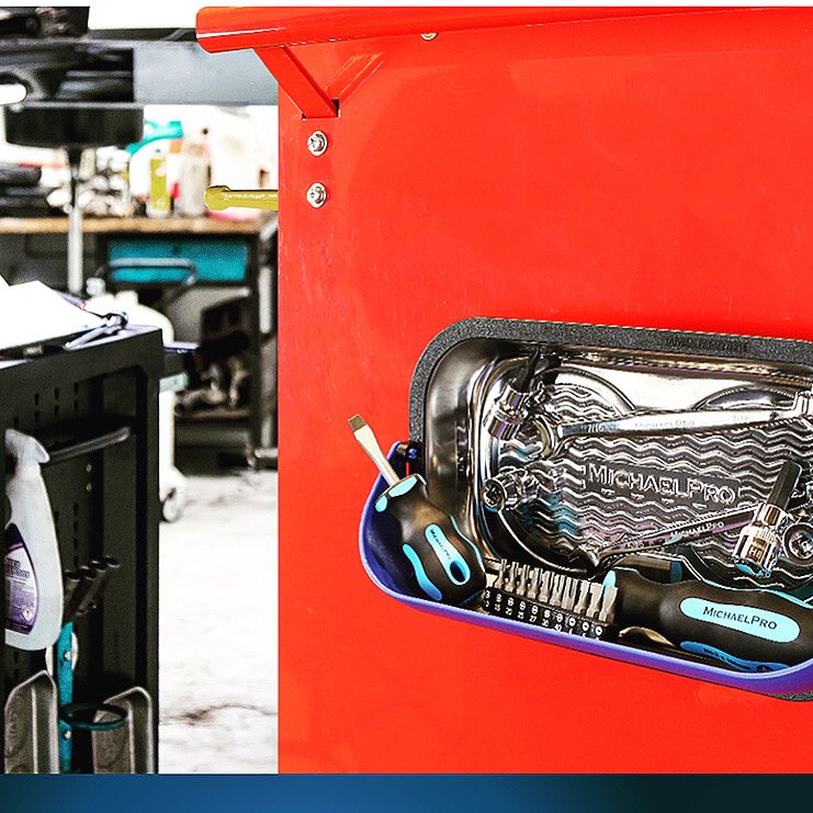 Michael51415799's tweet photo. Need a hand? 🖐 

Let’s face it...constantly dropping tools is frustrating!😤

💡 That’s why we created our handy dandy Magnetic Tool Tray.
.
.
#tools #tooltray #magnetictray #toolbox #convenient #quality #autobody #repair #repairshop #wrench #ratchet #screwdriver #spanner #nuts https://t.co/dFK2ExLYXf