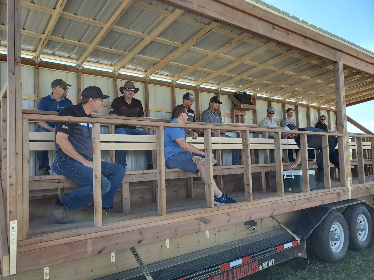 SWATMAPSHawk's tweet photo. Day 2 afternoon of #SWATPARS. Thanks @BourgaultAg for bringing your group to @CropProConsult tour today. Thanks also for your sponsorship! @degronomist does excellent work! Excellent group discussion! https://t.co/M70FitKWzR