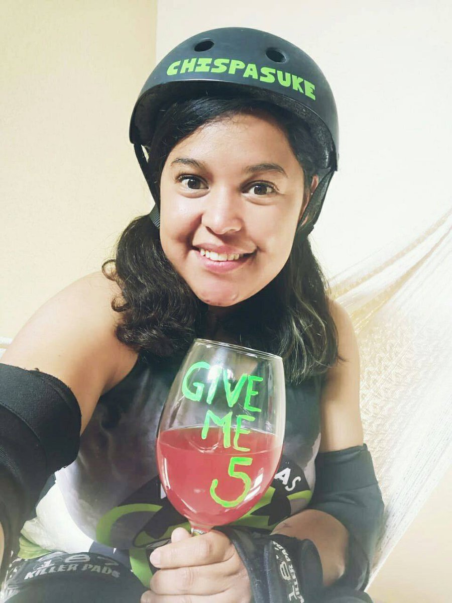AtomicasRD's tweet photo. 🥳💣🤩🍀💚🥰🎊☺️¡Cumplimos otro añito, Atómicas!
#KBOOM! #ExcelenteFestejo #DerbySisters #AtómicasRD #HappyAnniversary #GiveMe5 #RollerDerby #SoyAtómica #DerbyGirl #AmoPatinar #SkateLikeAGirl #HazDeporte #ÚneteAlPack #Toluca #RollerDerbySavedMySoul #RollerGirls #RollerDerbyMéxico https://t.co/dp66Sf8RG9