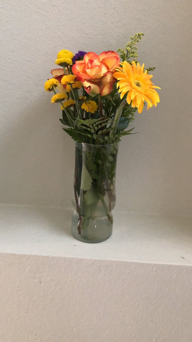 MistyShock's tweet photo. @OColleen123 got me flowers!! https://t.co/9A9Eu6uXdr