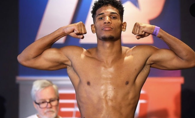 piodeportes's tweet photo. 🥊🇩🇴Dominicano Elvis Rodríguez, boxeador de peso welter, triunfa en #LasVegas al noquear en el segundo asalto al keniano Dennis Okoth.
Es la segunda victoria del púgil dominicano en el mes de julio y sexta en linea, poniendo su marca en 8-0-1 8KO.
#P0H https://t.co/jPddsYPdAf