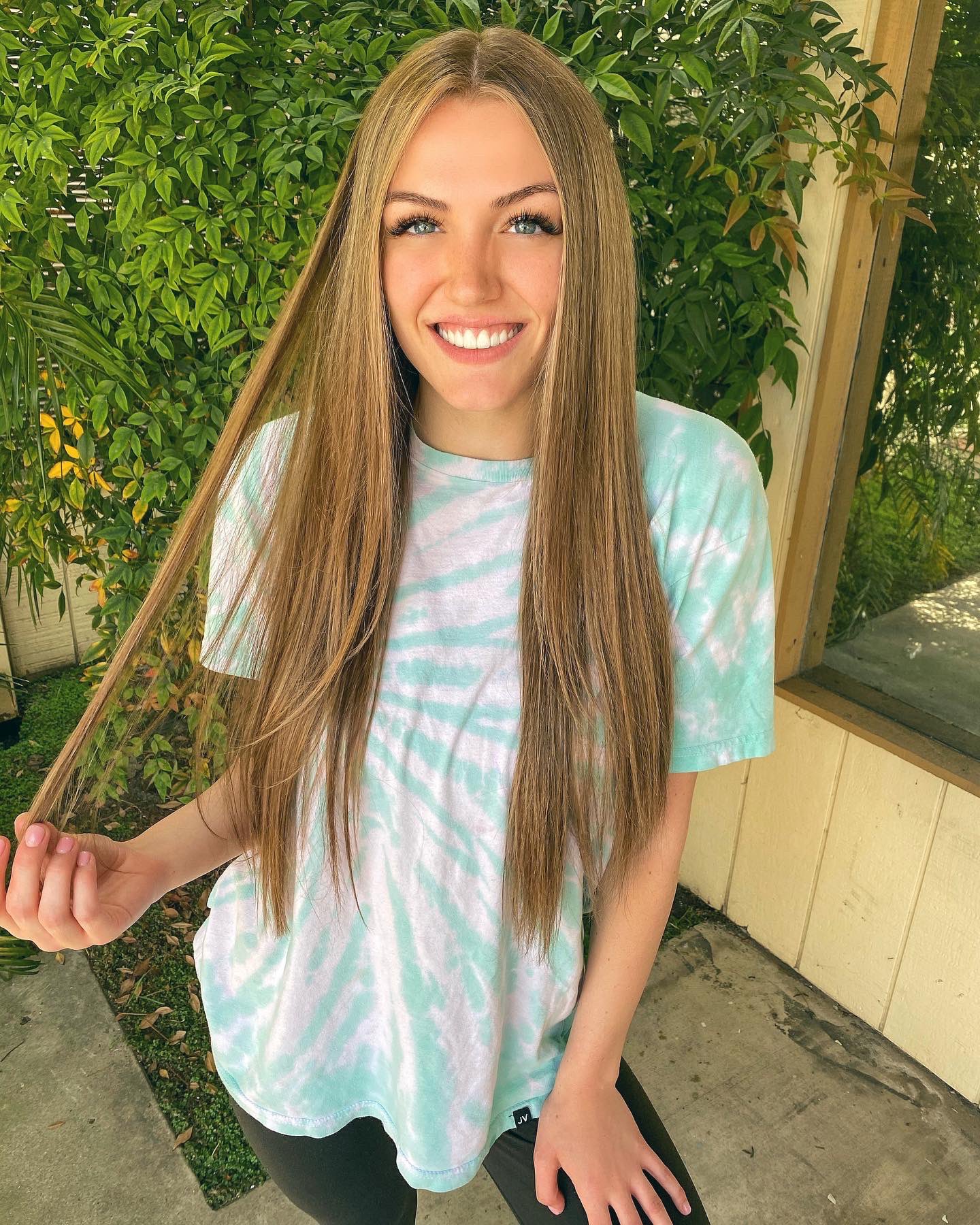 ALLY HARDESTY🐊 on Twitter "who is she...👀💆🏼♀️💇🏼♀️…