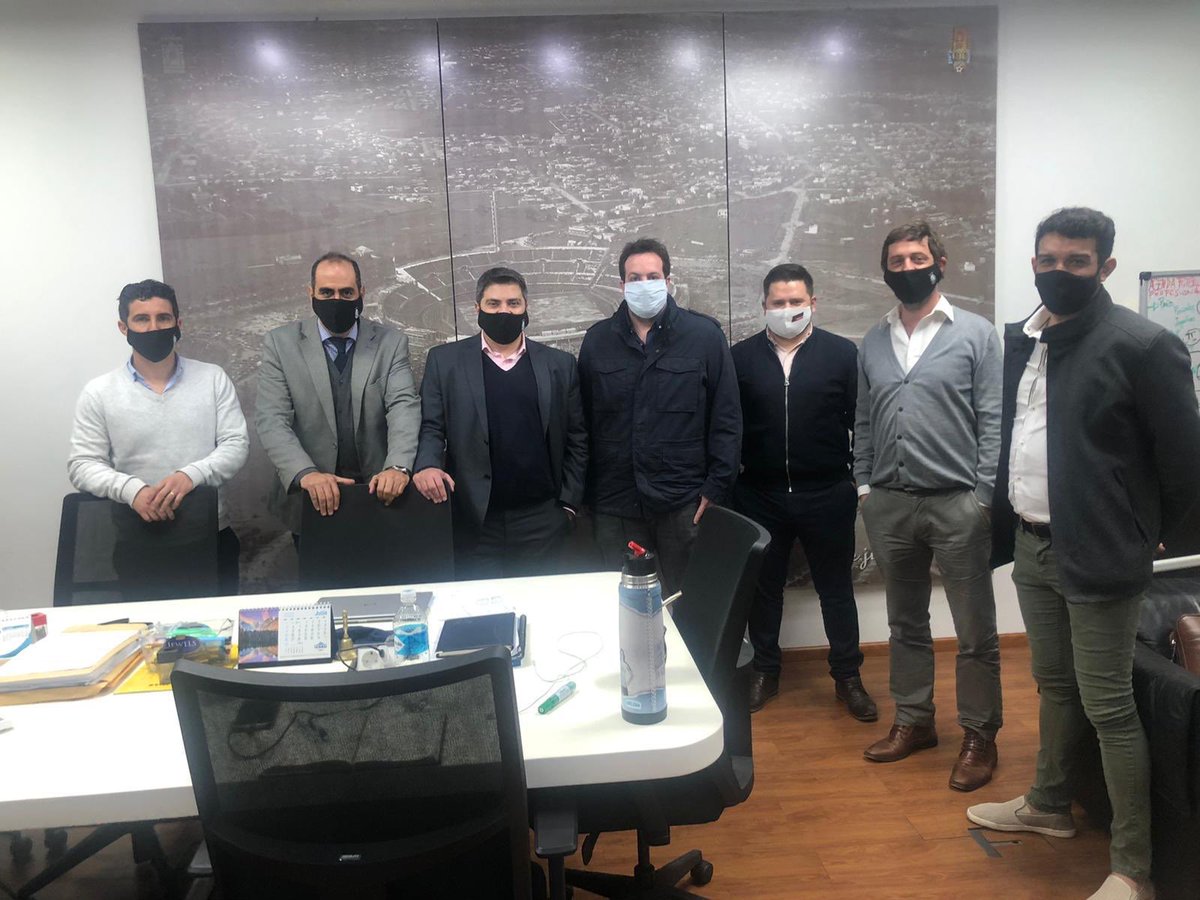PDU_uy's tweet photo. En la jornada de hoy, nuestros compañeros designados fueron recibidos por el ejecutivo de @AUFOficial, a quienes agradecemos por la recepción y disposición. Quedó abierto el diálogo para trabajar en conjunto y buscar soluciones a la brevedad. https://t.co/BXdIL2mskk