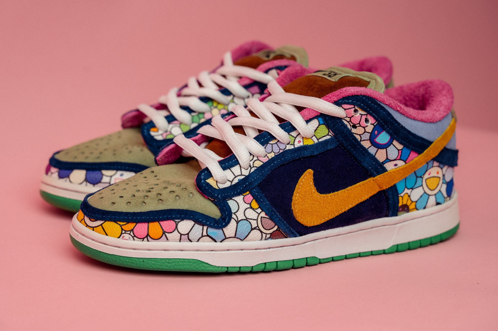 Takashi Murakami x Nike SB Dunk Low, This Takashi Murakami x Nike SB Dunk  Low custom is FIRE Would you cop? 🔥 🎥: marianocustoms, By The Sole  Supplier