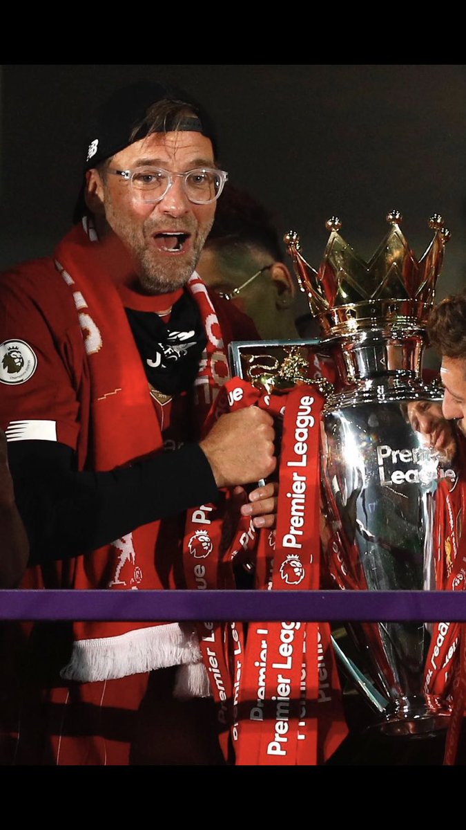 McBill10's tweet photo. World champs, European champs and league champs 😊 the best team in the land, Jurgen Klopp you absolute legend 🔴⚪️ https://t.co/VeGDHUemzd
