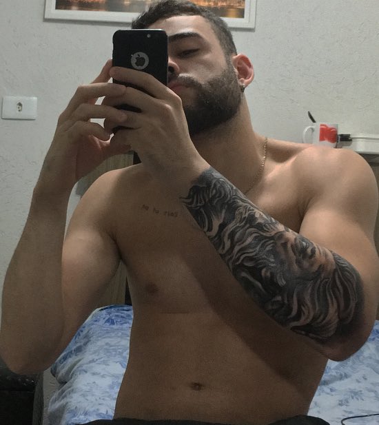 Martinsrafamaa's tweet photo. Risquei o braço https://t.co/yV1LEcJrTI