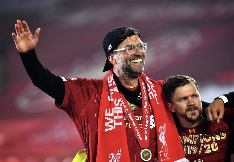 a thread of pictures of everyone with the trophy.