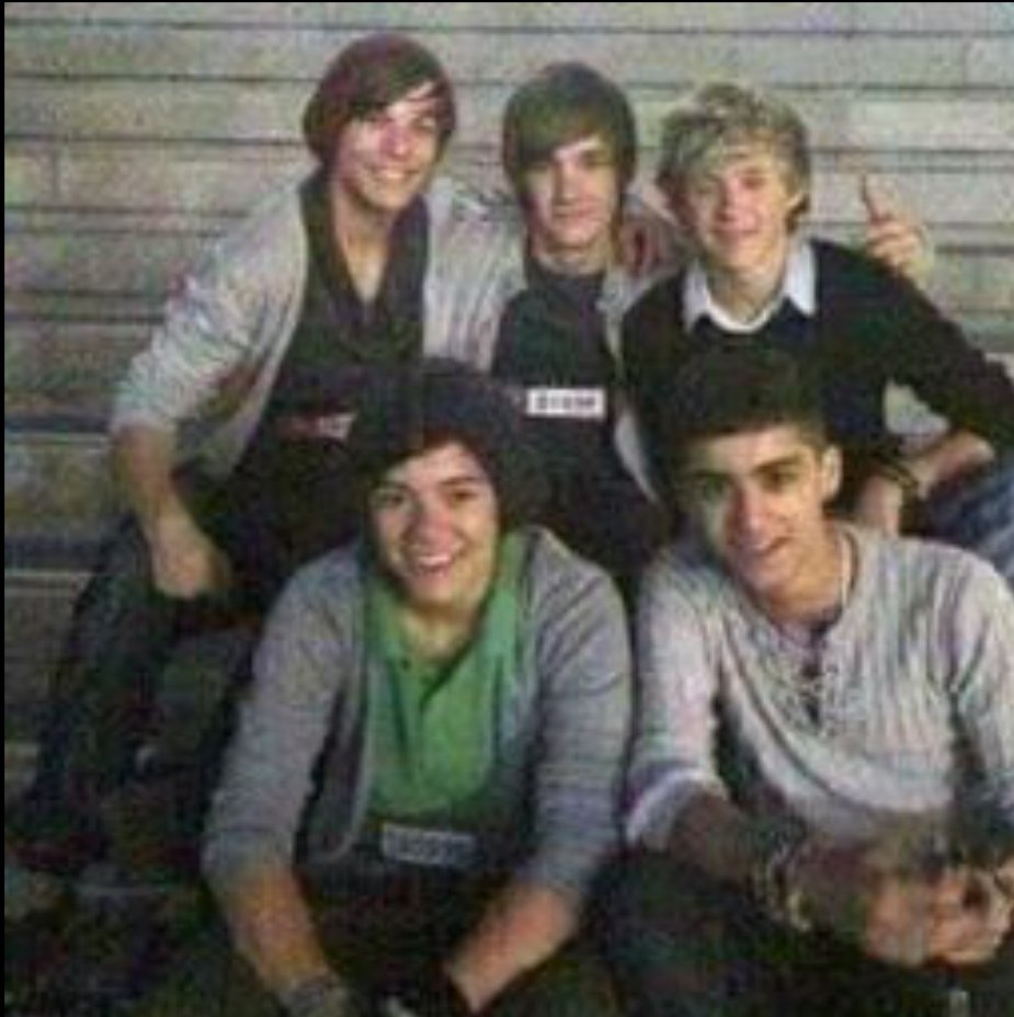 oiiooii28's tweet photo. Friday 23rd July at 08:22pm

Louis-155240
Zayn-165616
Liam-61898
Niall-232677
Harry-165998
#10YearsOfOneDirection https://t.co/z7hzkL54E6