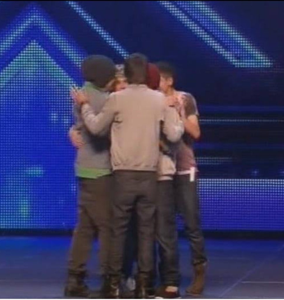 oiiooii28's tweet photo. Friday 23rd July at 08:22pm

Louis-155240
Zayn-165616
Liam-61898
Niall-232677
Harry-165998
#10YearsOfOneDirection https://t.co/z7hzkL54E6