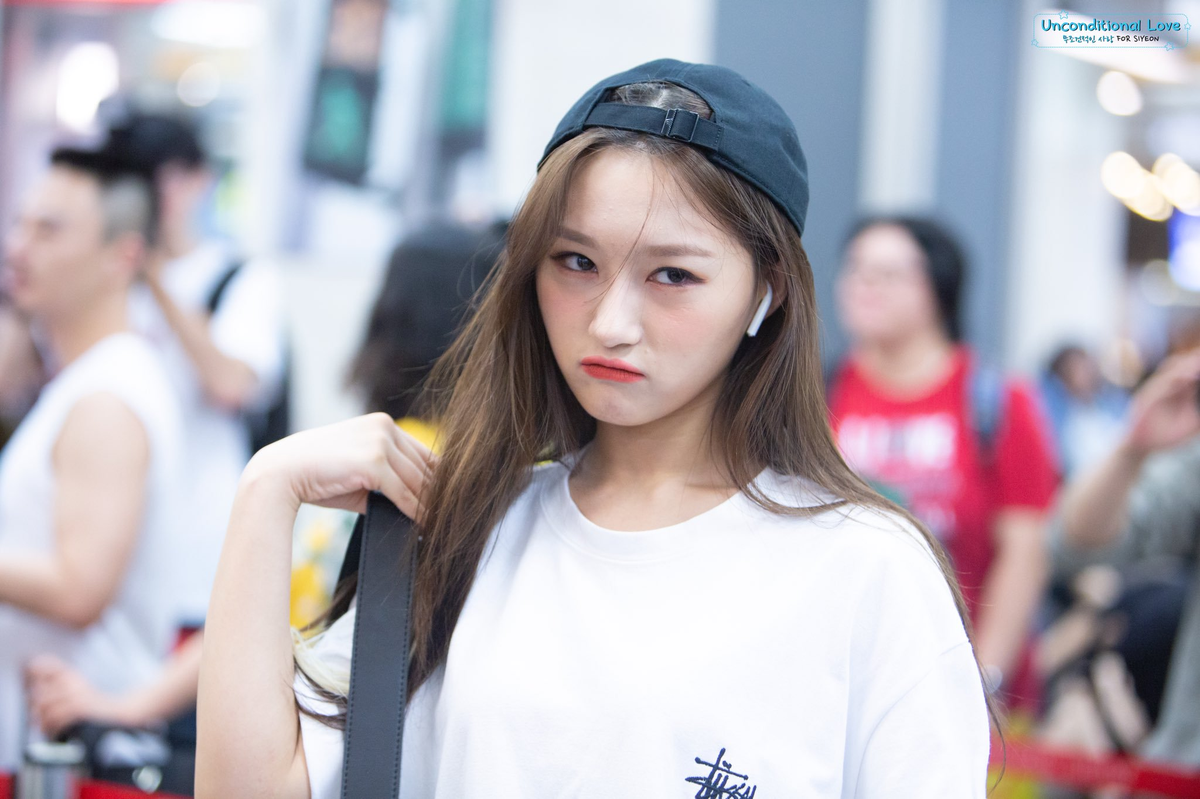 a short thread of lee siyeon's looks that radiate Big Andro/Gender Non-Conforming Energy
