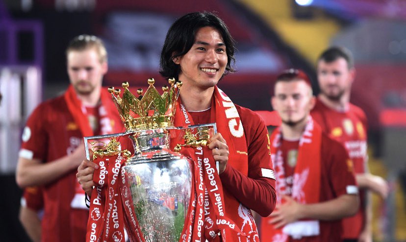 a thread of pictures of everyone with the trophy.