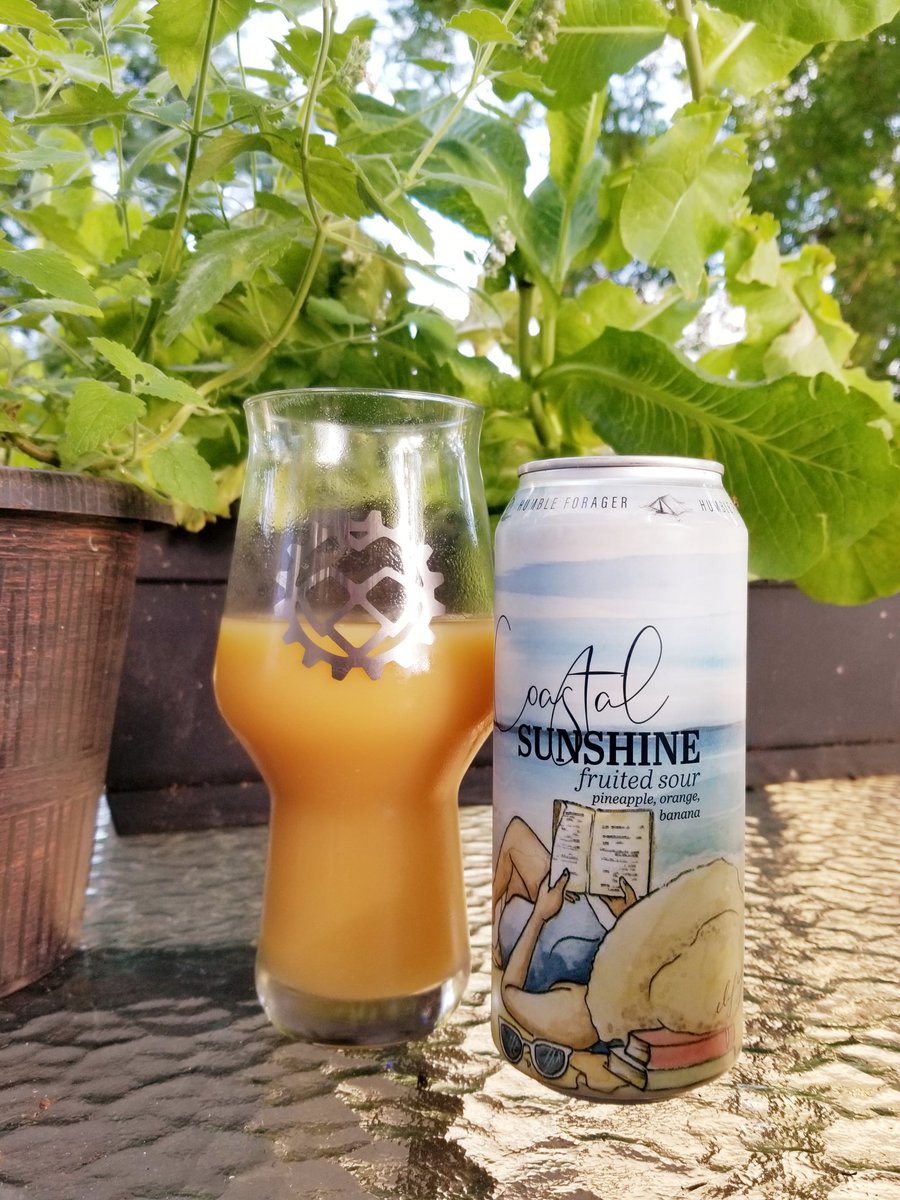 CityViewLiquor's tweet photo. Woah. After work JUICE break!
@HumbleForager new COASTAL SUNSHINE loaded with Pineapple, Orange, & Banana, indeed!🍍🍊🍌 #GetCrushin #CoolerCrushables #FreshFrosties #JuiceBreak #WiBeerWednesday #DrinkWisconsinBeer #WiscoCraft https://t.co/wTj5TktNg8