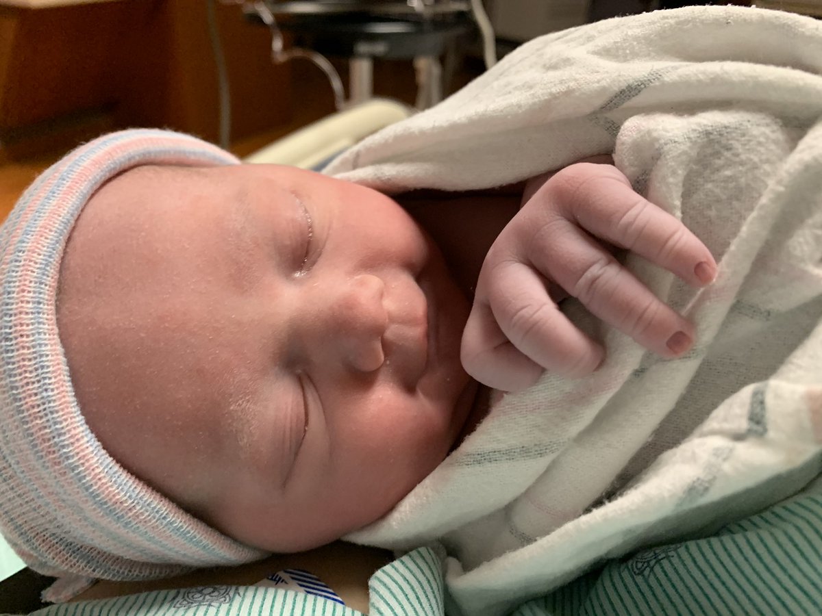 morgannham's tweet photo. Drakelynn Marie 5/4/19 💘 Kynlee James 7/20/20 💝 our family is officially complete 👨‍👩‍👧‍👧 I love us, so much! https://t.co/agDrzE4rMw