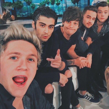 hrryheaven's tweet image. #THANKYOUONEDIRECTION