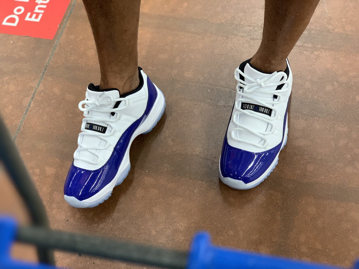 BeastlyGt's tweet image. My view as I push my cart through Walmart 😍.  #summerbeaters