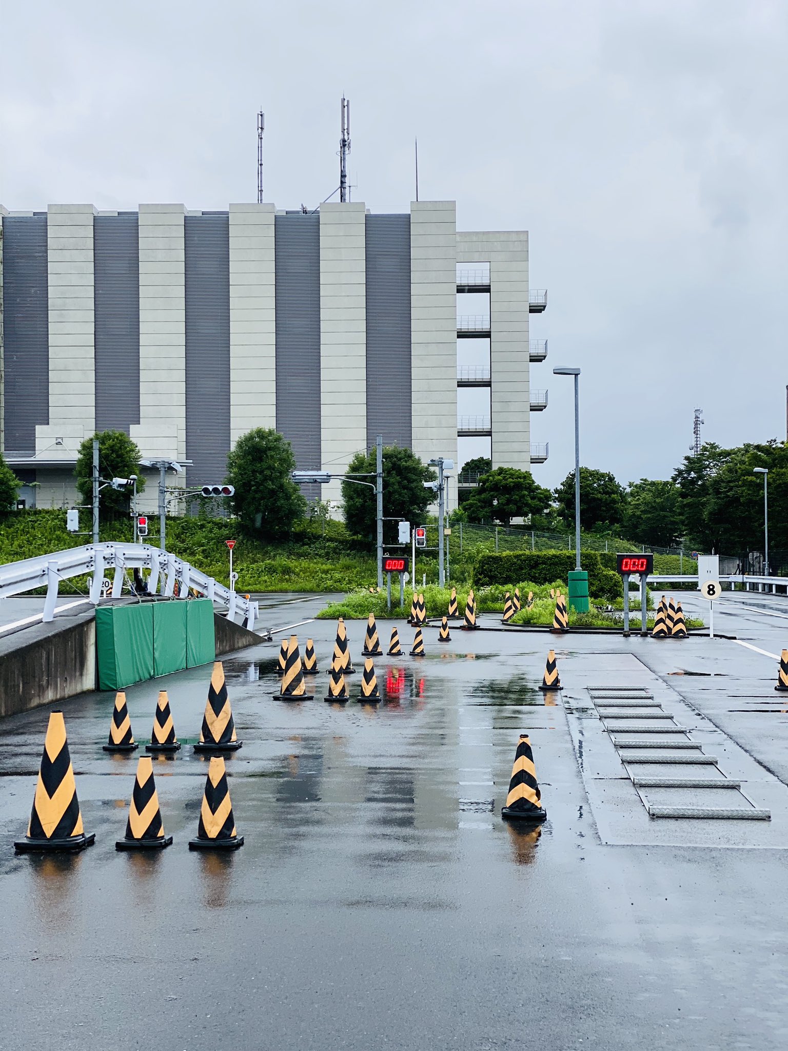 東急自動車学校 公式 おはようございます 雨降ってますが 朝から二輪練習している指導員がいました ファイト 本日 海の日 祝日のため 時までので教習です 東急自動車学校 多摩市 唐木田 教習所 教習車 免許を取ろう 運転好き 東急自動車学校 公式 おはようございます 雨降ってますが 朝から二輪練習している指導員がいました ファイト 本日 海の日 祝日のため 時までので教習です 東急自動車学校 多摩市 唐木田 教習所 教習車 免許を取ろう 運転好き