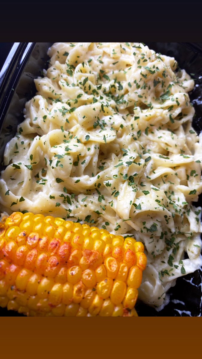 AbdiH96's tweet photo. Alhamdulilah I just started my new business Amran’s Kitchen follow on insta https://t.co/Lc4hcHymZ3 &amp; snap abdih96 I would really appreciate it https://t.co/ON1T274px8