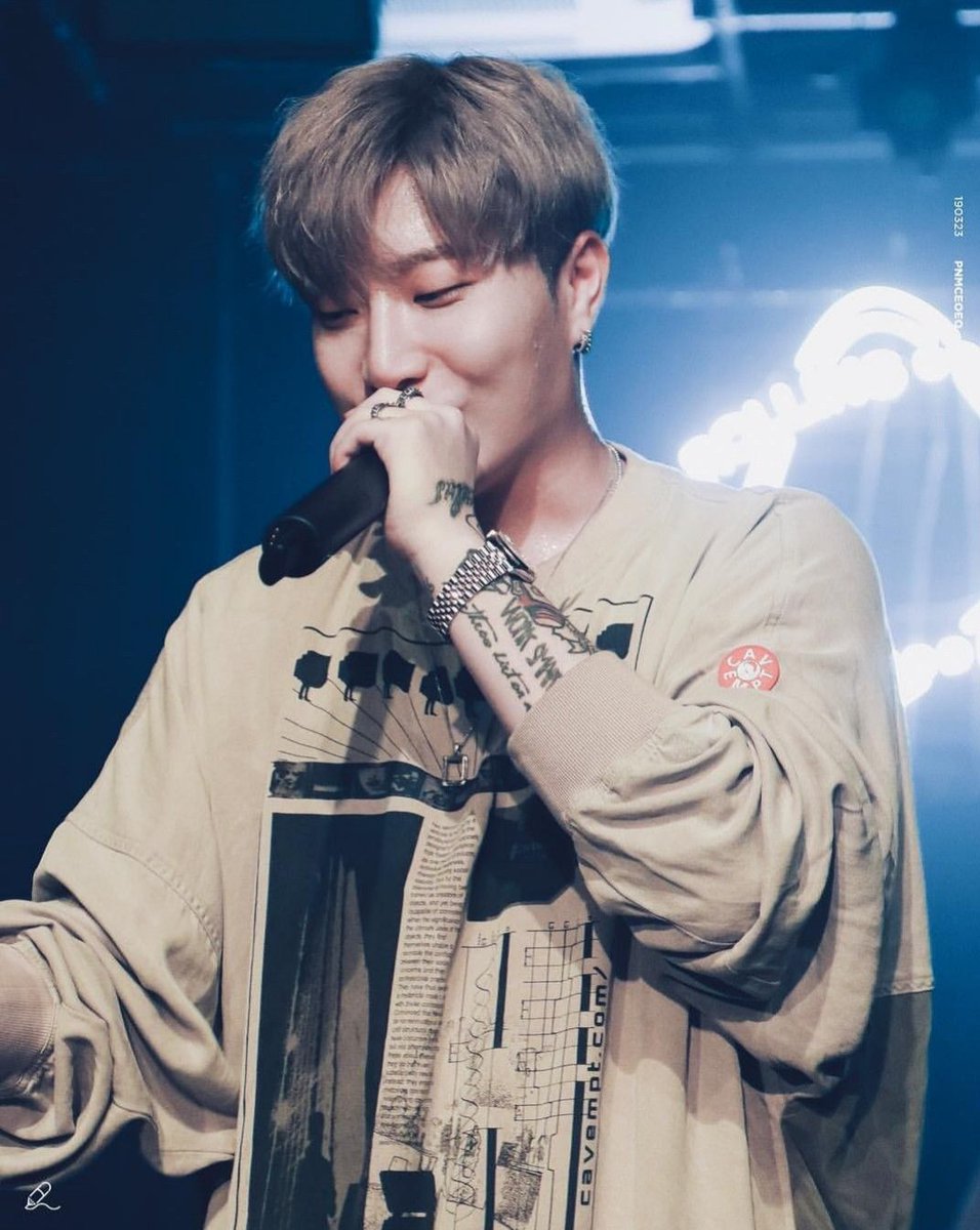 페노메코 penomeco (a more accurate romanization would be penomeko)페노 peno is from 펜을 잡다 penneul jabda / (let's) pick up the pen & 메코 meko is short for made in korea :))