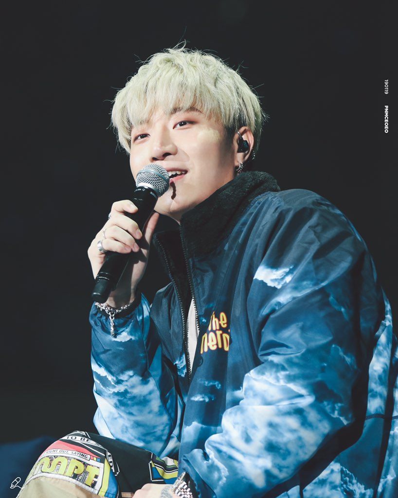 페노메코 penomeco (a more accurate romanization would be penomeko)페노 peno is from 펜을 잡다 penneul jabda / (let's) pick up the pen & 메코 meko is short for made in korea :))