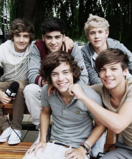 7Osloveontour's tweet photo. happy 10 year anniversary to the band that changed everyone’s lives. #10YearsOfOneDirection https://t.co/04LHsnR6aN