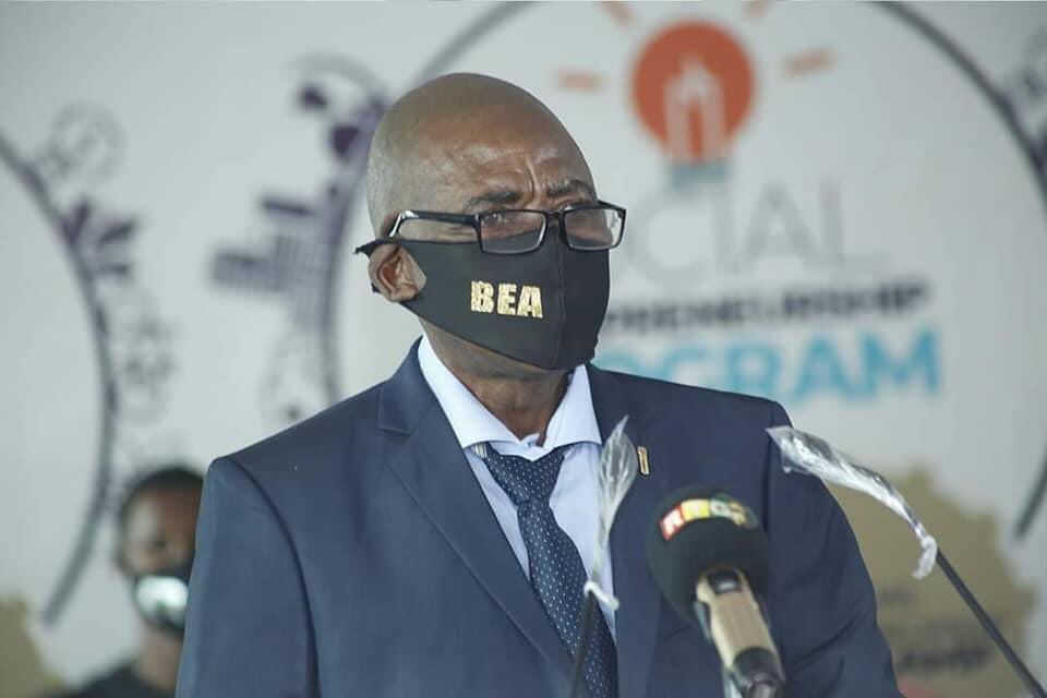 minagrign's tweet photo. le passage du Secrétaire Général du Ministère de l'Agriculture le Dr Famoi Béavogui ce mercredi 22 juillet à l'hôtel Palm Camayenne pour la remise des prix du concours SADEN AGRO BUSINESS,financés par la Banque Mondiale.
Félicitations aux gagnants. #AgricultureGn #SADEN #Covid_19 https://t.co/8P2dSAgOwf