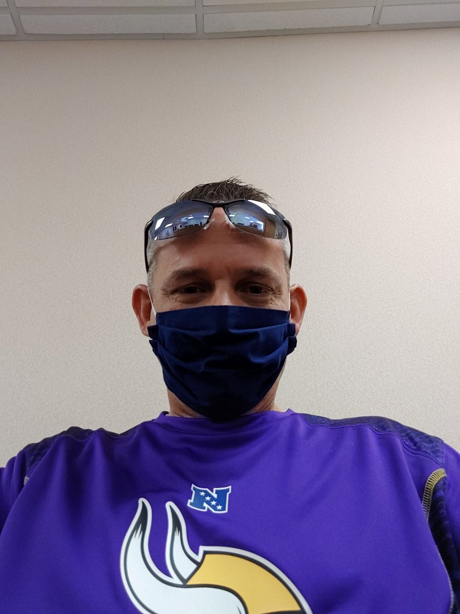 2Kkozz's tweet photo. @caribelli I sure hope so ...imma bout tired of looking like #TheLoneStranger 😂👊💚🔥💨💨!
Get this fkn shit done for god sakes ..I hate these fkn masks 😂 https://t.co/FCUZJl2tZv