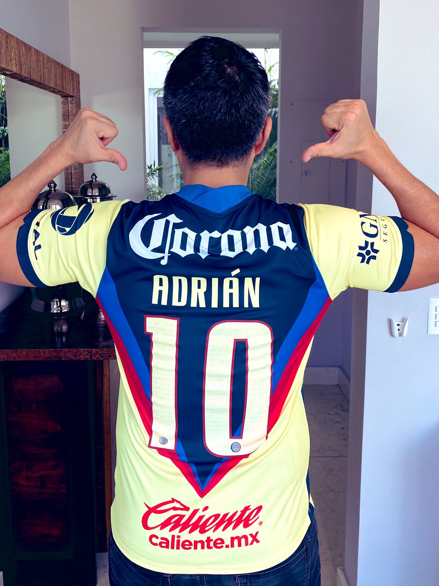AdrianUribe's tweet photo. Orgullosamente águila! 🦅 
Gracias @ClubAmerica por mi nuevo jersey! 😃👊 #SomosAmerica #EternaGrandeza https://t.co/uhg5ipdu0M