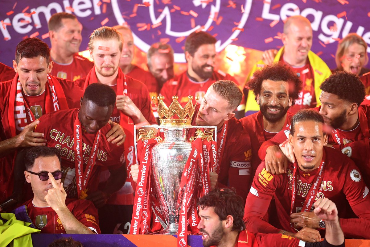 LFC's tweet photo. 📸🏆

#LFCchampions https://t.co/0kGFVdU2AM
