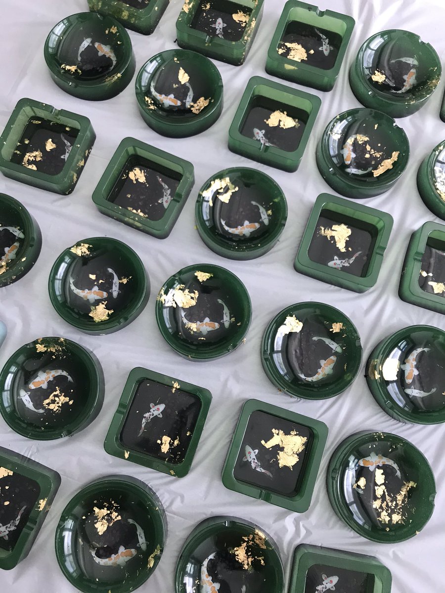 drawntosenia's tweet photo. KOI POND ASHTRAY GIVEAWAY✨

I’m giving away FOUR ashtrays/trinket dishes! 

For a chance to win:
•Like &amp; RT
•Make sure you’re following me
•Tag a friend below

Good luck!✨ https://t.co/0u6kR9FGtM