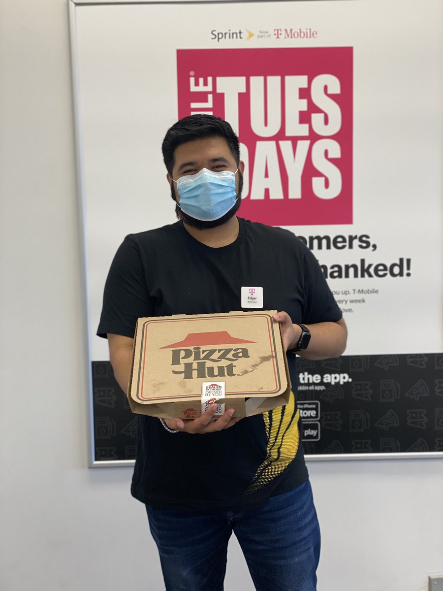 capitan_reynoso's tweet photo. Happy Work Anniversary Edgar! Employees like you are the pride and joy of #Tmobile . We are proud to have you with us. On the way forward, you deserve all you have achieved and more. #workanniversary #magentapower #MakeADifference https://t.co/jrShV6xmB2