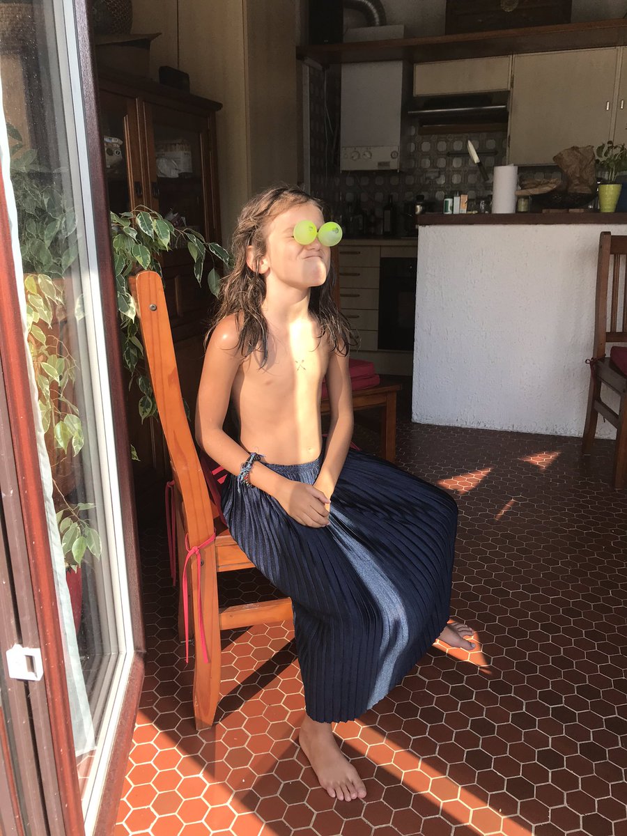 ICosterousse's tweet photo. Il y a deux moments dans la vie : 
Le moment où tu comprends la beauté que tu es 
Et le moment où tu comprends la beauté qui t’entoures https://t.co/H07tHeBBov