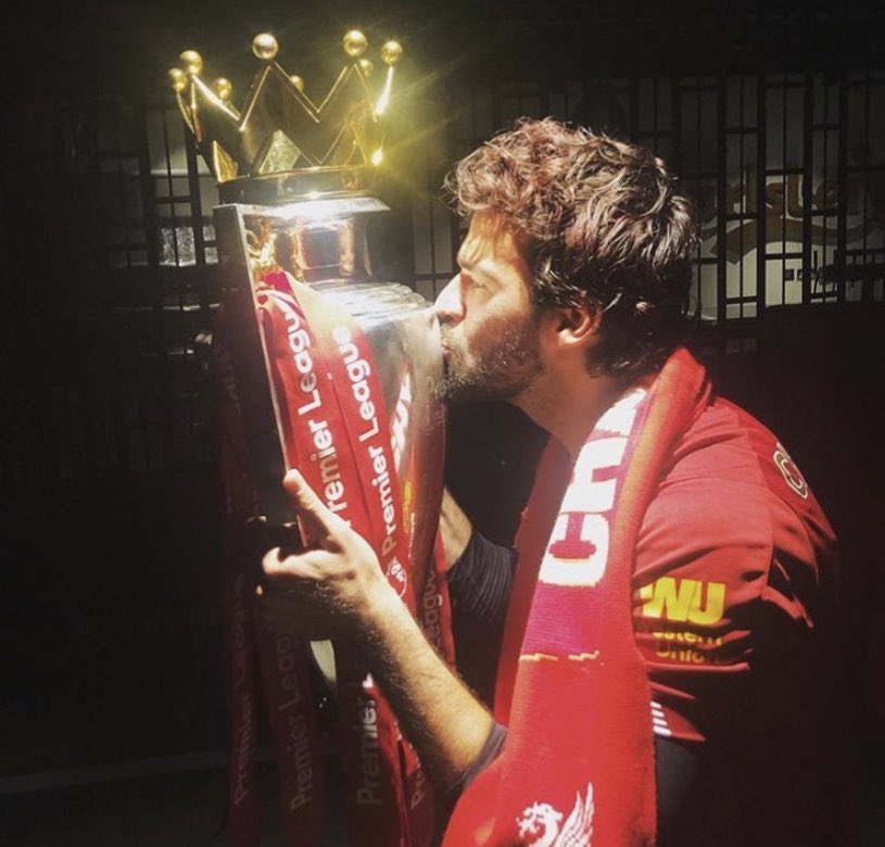 a thread of pictures of everyone with the trophy.