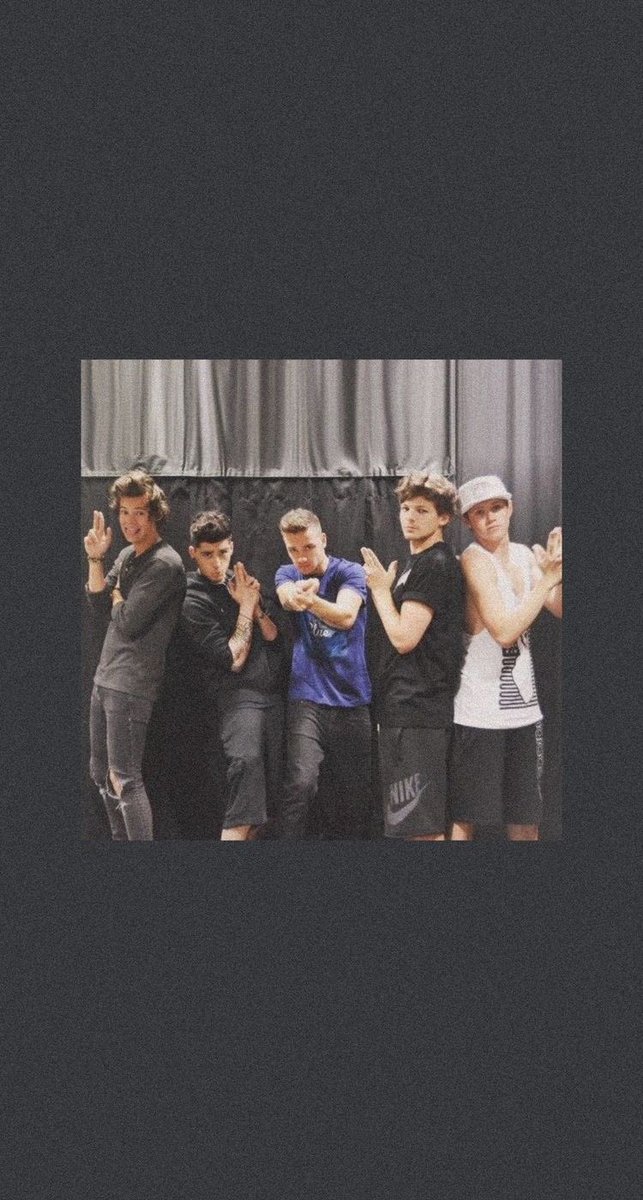 wearedi81096912's tweet photo. when someone tries to steal their girls(WE ARE THEIR GIRLS)
#OneDirection #onedirection10years https://t.co/SiCRb88hJA