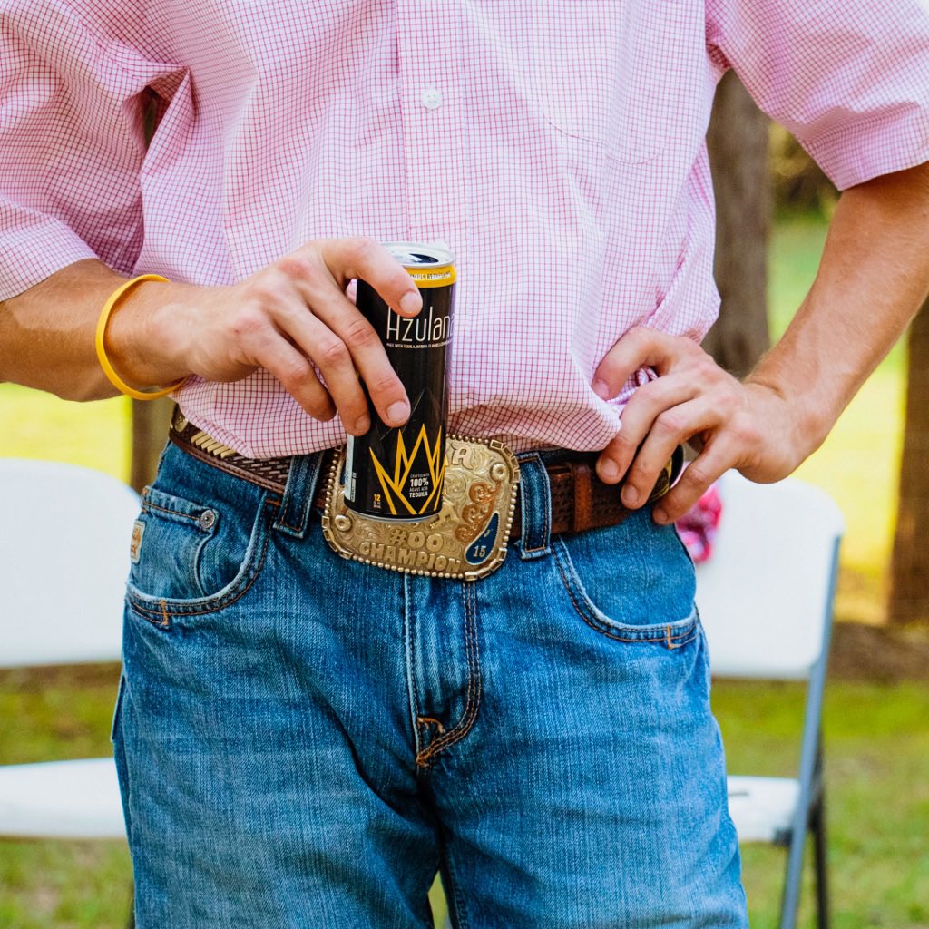 AzulanaTequila's tweet photo. It’s a cocktail for classy cowboys 🤠 https://t.co/Rnnd0zOQHT