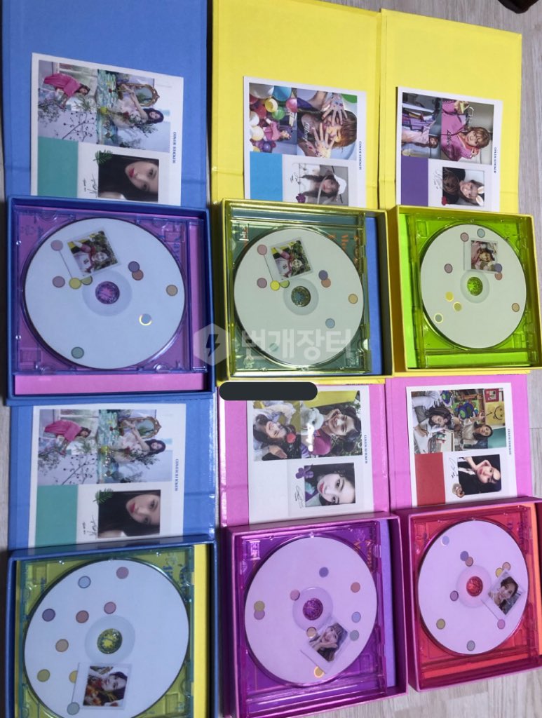 Teudoongiekshop's tweet photo. 500 php(complete inclu & w/ pobs)
-tcl2 (2slots)
-twicetagram (4slots)
470 php (complete inclu w/o pob)
-yes or yes (1slot)
-twicetagram (2slots)
450 php (pb+cd+pob)
-page two (1slot)
350 php (pb+cd+sticker)
-tcl1 (2slots)
300 php (pb+cd)
-signal (3slots)
dm to avail #TSPHBUNJANG https://t.co/E464JysK7Y