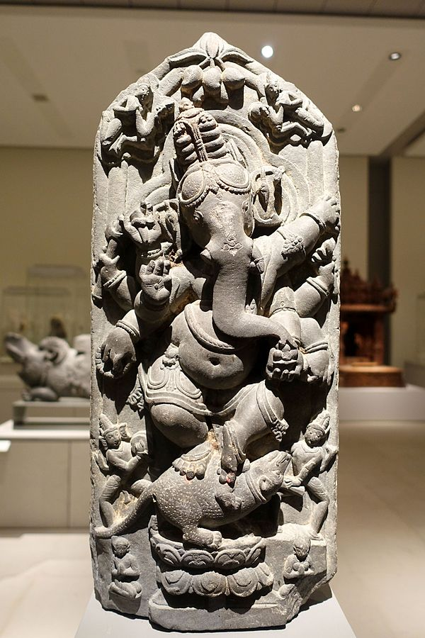 5/n #Cow is revered as  #mother for her contribution to Agriculture Model and continues to do so for  #organicfarming https://twitter.com/i__Mystic/status/1254321869886386176?s=20Parsis call cow as Gavaevodata https://twitter.com/i__Mystic/status/1279725095829864448?s=20 #elephants is revered for prosperity, and removing obstacles as  #Ganesha