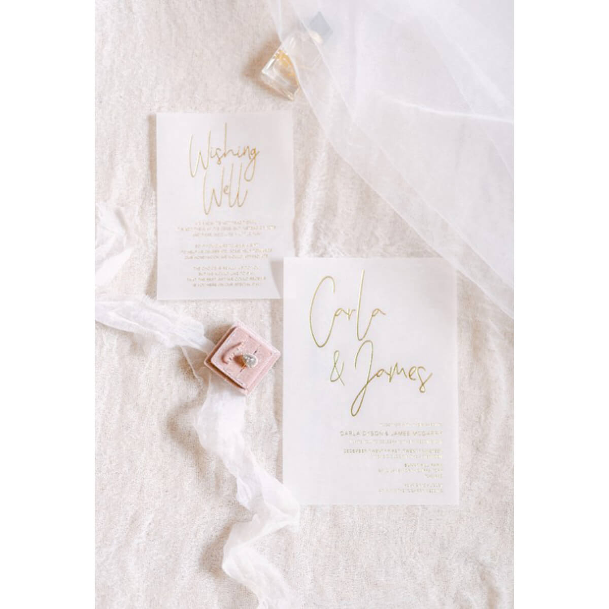 PapermintAU's tweet photo. The gold foil of this suite dressed up the the invite's translucent paper.
#bypapermint #instawedding #weddingideas #aussieweddingโฃ #sydneywedding #perthwedding #brisbanewedding #newzealandwedding #translucentpaper #vellumpaper #velluminvitation https://t.co/6X1Qv1hM3C