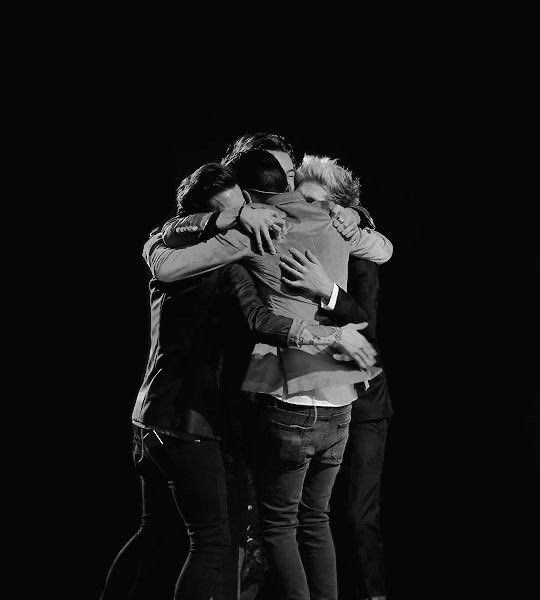 hoelystyless's tweet image. to the boy band that changed and dominated the entire world, happy 10 years! it’s been a long ride, but we’ll always be here #10YearsOf1D #10YearsOfOneDirection
