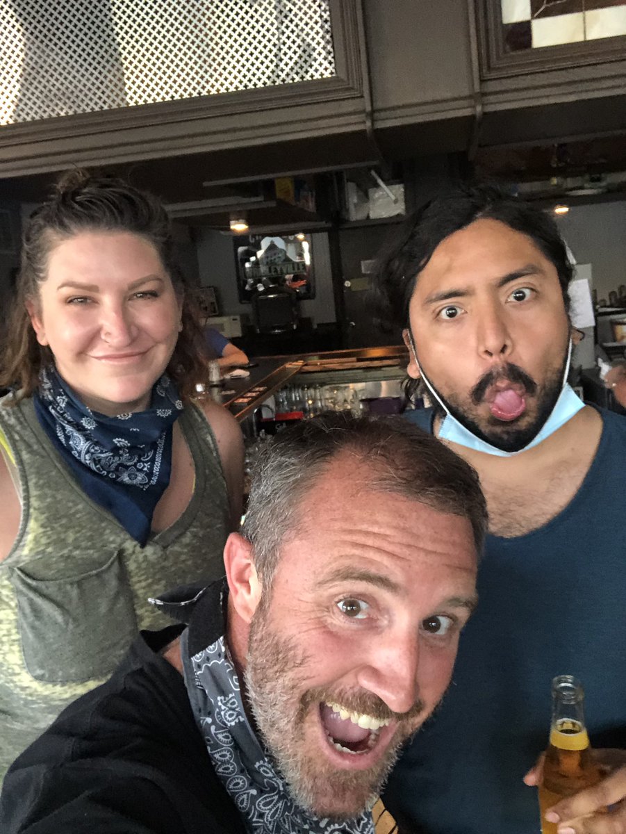 VillageTap's tweet photo. Lange’s on southport is alive and kicking. Go support #Langes #chicago #southport @SouthportCor #tavern https://t.co/q2YNNJqhnE