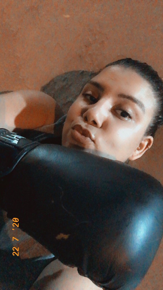 thamireserimaht's tweet photo. A boa filha a casa torna!
#muaythai #mma #mulheresnaluta #destruída #offtraining https://t.co/Ad5Xu3jcaL