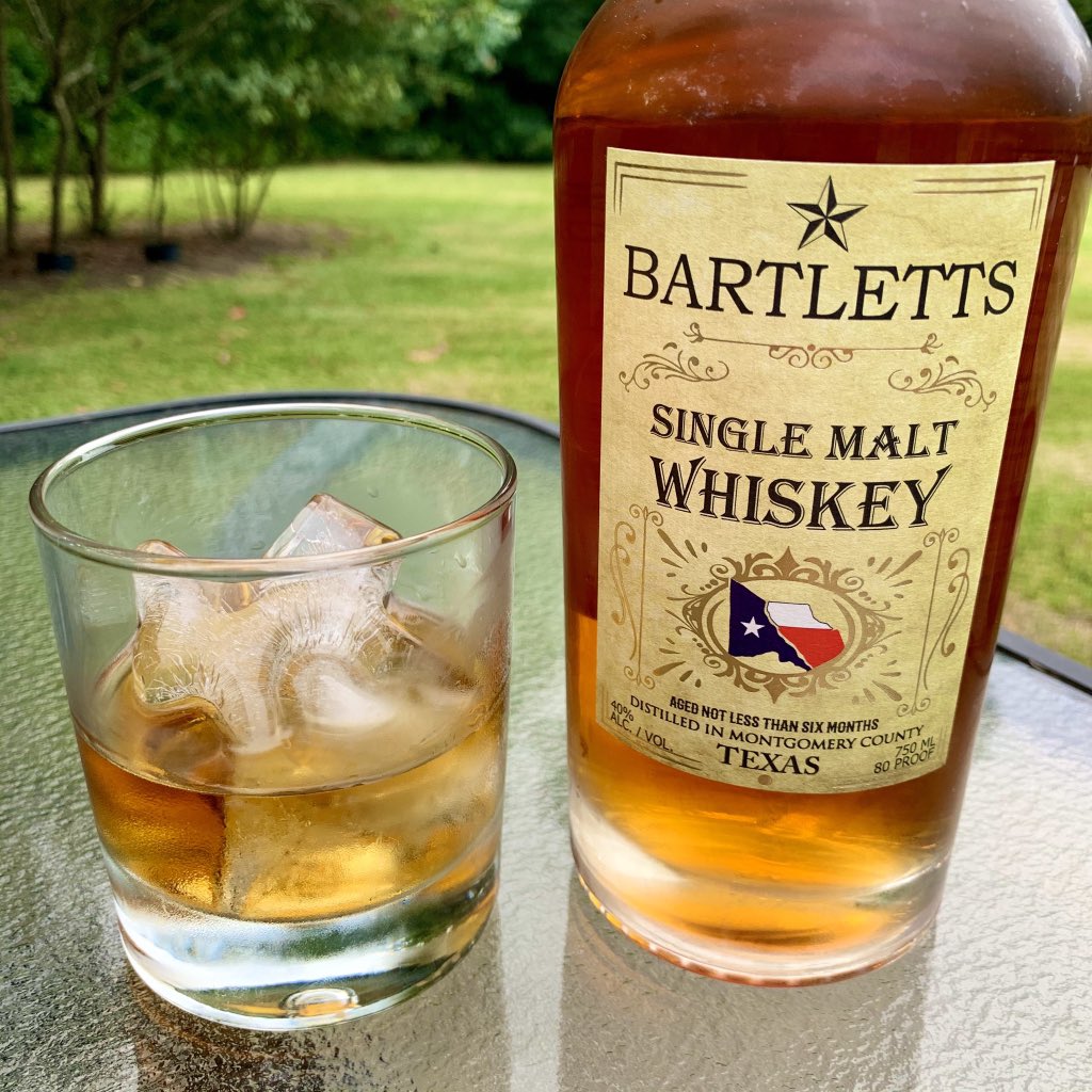 Happy Whiskey Wednesday! Today we are featuring our Single Malt! This smooth whiskey is perfect for sipping on the rocks or mixing in your favorite cocktail 🥃 How are you celebrating? 
•
•
•
#whiskeywednesday #bartlettsdistillery #drinklocal #supportlocal #conroe