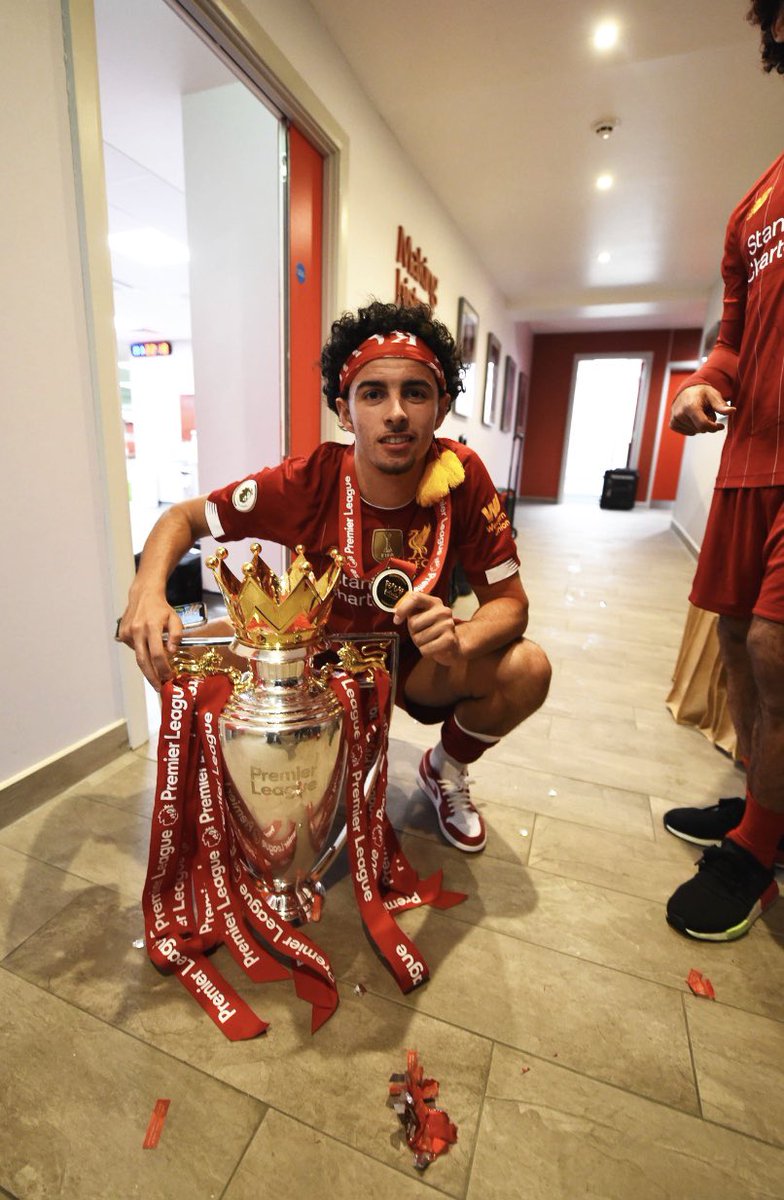 a thread of pictures of everyone with the trophy.