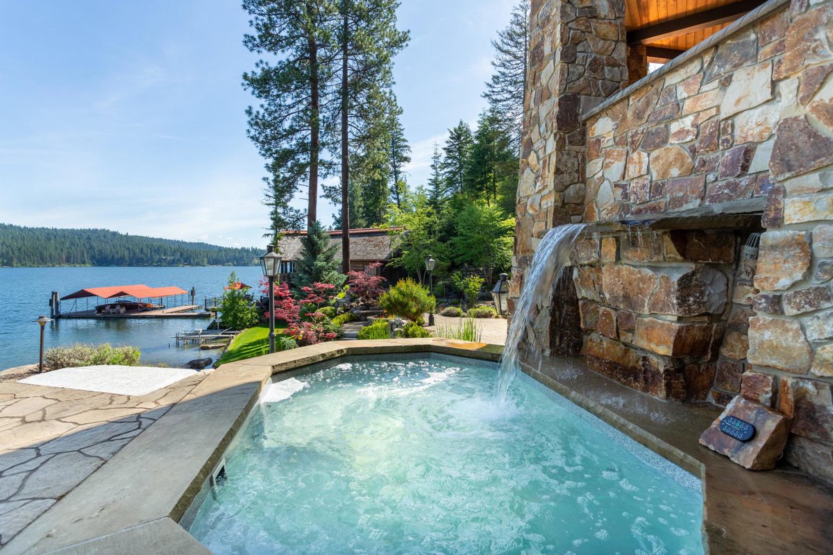 Andrew_graham_9's tweet photo. Anyone got an easy $27M laying around for this one on Coeur D’Alene Lake? https://t.co/b0g0B5n7Ft