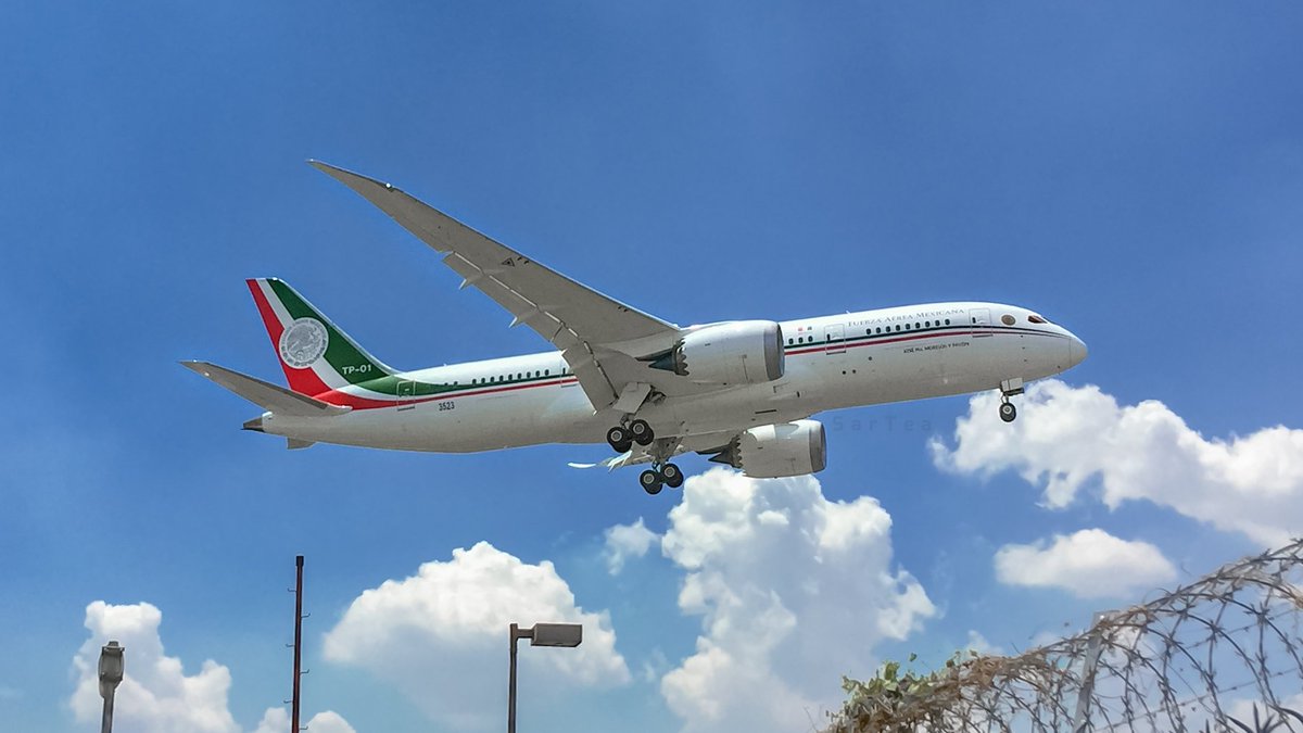 tea_sar's tweet photo. FAM3523 en aproximación final a pista 05R
@SEDENAmx / #Boeing 787-8 / Mexico City 📍📷
#TP01 #XCMEX #Sedena #avionpresidencial #Boeing787 #boeingfans #boeinglovers #aicm #mmmx #aviation #aviationphotography #AvGeek #aviationlovers #planespotting #aviación #fotografíadeaviación https://t.co/EKaXB0RZTo